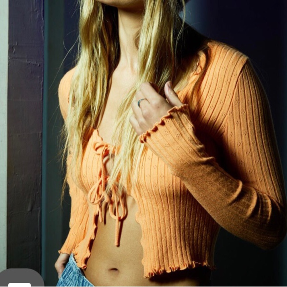 New Cropped Orange Top/sweater NWOT Medium Size